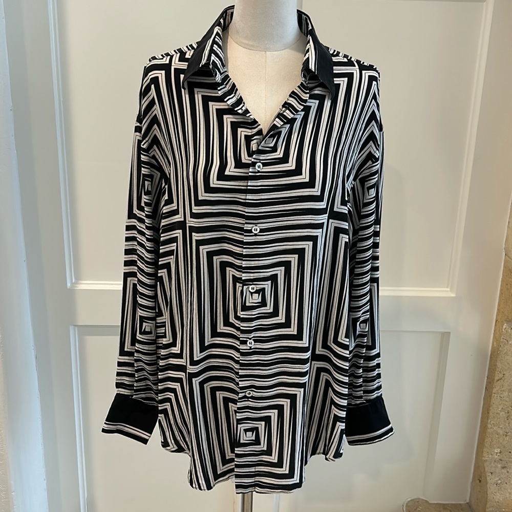 Vintage black and white mod print silk button down